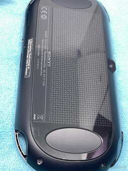 PS vita PCH-1004 oled displej -folia +4gb - 15