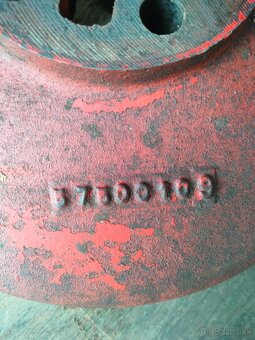 KUHN 280 SHRNOVAČ -- ruzné   díly - 15