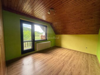 Dvojgeneračný 7i.rodinný dom v Záriečí vhodný na bývanie aj  - 15