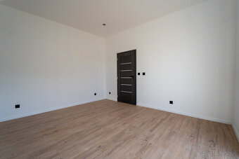 Na predaj 5-izbový rodinný dom v Moravanoch nad Váhom - 15