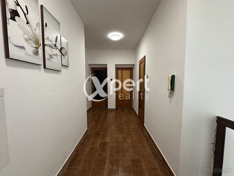 ZNÍŽENÁ CENA.NA PREDAJ RODINNÝ DOM S GARÁŽOU A ZÁHRADOU - 15