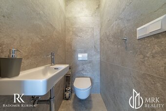 Luxusný kompletne zariadený 2i byt v centre Bratislavy - 15