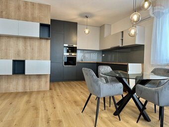 PREDAJ: 3 IZBOVÝ ZARIADENÝ BYT, NOVOSTAVBA - DUNAJSKÁ STREA, - 15
