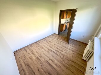 VÝRAZNÁ ZĽAVA NA PREDAJ 4 IZBOVÝ BYT, 84M2, LÚČKY, HOL - 15