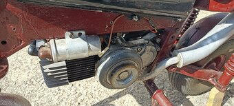 Motor na Babettu 207 - 15
