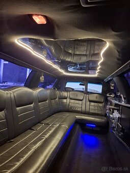 Limousine lincoln town car - 15