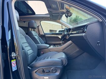 Volkswagen Touareg 3.0TDi 4x4 mod. 2020 - 15