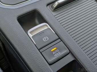 Volkswagen Passat Variant 2.0 TDI 140kW Highline 4MOTION DSG - 15