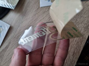 Nápis Laurin Klement , chrom, zlatý, červený, čierny - 15