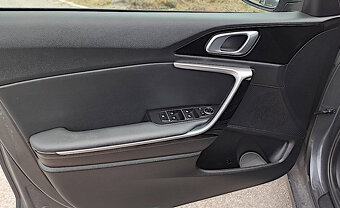 Kia Ceed SW combi 1.5 T-GDi Gold - 15