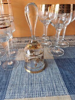 Socialisticke pohare, keramika a mosadzne predmety - 15