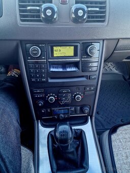 Volvo XC90 2.4 D5 MOMENTUM - 15