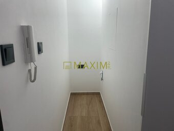 PREDAJ - 2- izbový byt s loggiou na Drobného ulici v Dúbravk - 15