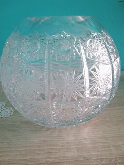 Predám 3 x guľaté ručne brúsené krištáľové vázy. - 15