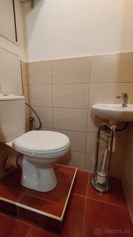 Zariadený trojizbový byt s veľkou loggiou - 15