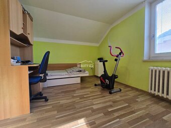 Rodinný dom - 2 bytové jednotky, veľká garáž, pozemok 1150 m - 15