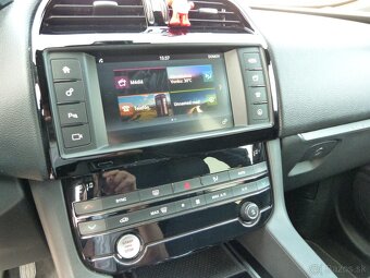 Jaguar F-Pace 3.0D V6 Pure AWD A/T - 15