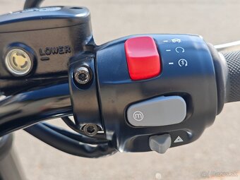 Triumph Bonneville T120 Black Edition - 15