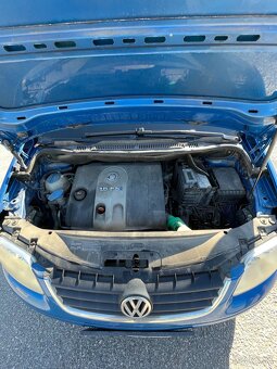 Volkswagen Touran 1.6 FSI - 15