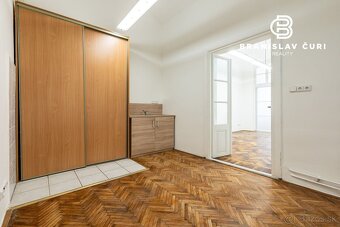 NA PREDAJ HISTORICKÁ BUDOVA V CENTRE MESTA - 15