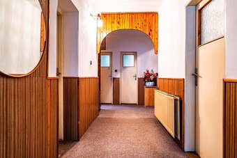 KYSAK-veľký rodinný dom, 6xizba, 2xsamostatný vchod,garáž - 15