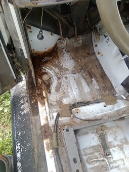 Predám dva isuzu trooper 2.3 diesel - 15