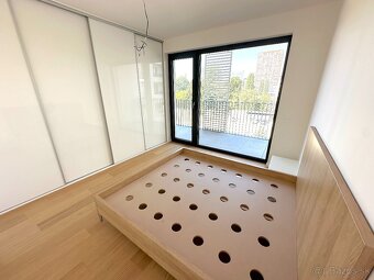 NA PREDAJ: 2 IZBOVÝ BYT PRÍSTAVNÁ - 15