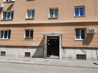 Nájom pre 2-3 osoby, Centrum 450 a  350 €/osobu - 15