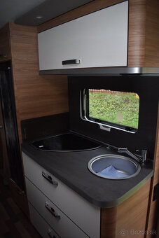 Karavan Weinsberg 500 FDK SKLADOM nový 19.511.-€ bez DPH - 15