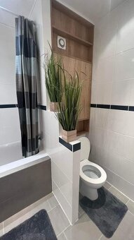 Priestranný a svetlý 3-izbový byt - 15