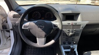 Opel Astra H Combi - 15