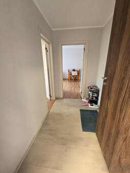 EXKLUZÍVNE Priestranný a zariadený 2-izbový apartmán v rez - 15
