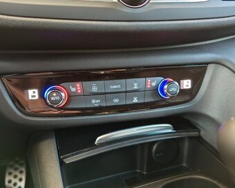 Opel Insignia ST 2.0 CDTi 128KW S Ultimate // AJ NA SPLÁTKY/ - 15