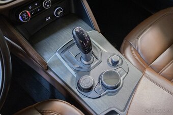 Alfa Romeo Stelvio Q4 / ACC / Lane a. / Kam / Keyless / Carp - 15