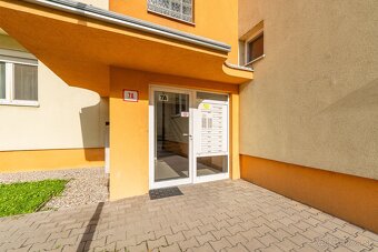 PRIESTRANNÝ ZARIADENÝ 2i BYT S VEĽKOU LOGGIOU 15M2 - PIVNICA - 15
