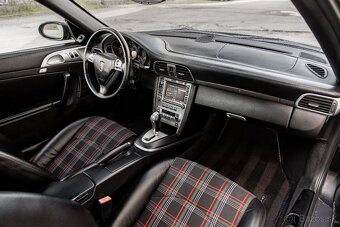 Porsche Carrera 911 Coupe Automat - 15