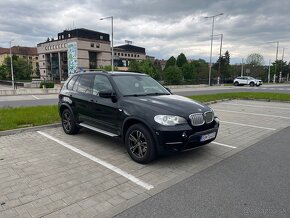7 miestne BMW x5 e70 40d - 15