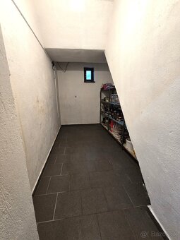 Rodinný dom s pozemkom 967 m² v obci Hosťová pri Nitre - 15