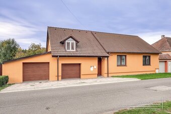 5-izbový rodinný dom s dvomi garážami v obci Špačince - 15