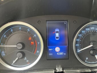 Toyota Corolla 1.6i 97kw, r.2019, klima, 1. majitel - 15