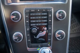 VOLVO XC60 D4 2,0 133 KW A8 - 15