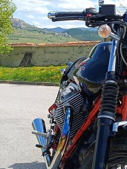 Moto Guzzi V7 Racer - 15