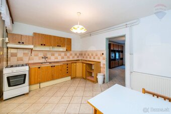 REZERVOVANÉ   Rodinný dom 5-izb. 288m2 Kanianka neďaleko  - 15