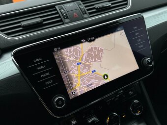 Škoda Superb Combi 2.0 TDi DSG - REZERVOVANE - 15