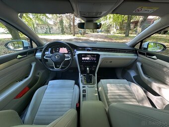 Volkswagen Passat Variant 2.0 TDI EVO Elegance DSG - 15