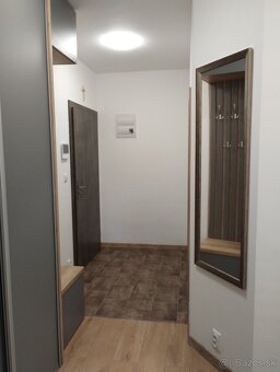 Prenájom 2-izbovy byt s park. miestom - 15