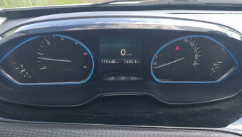 Peugeot 2008 1.6 BlueHDi 100 Allure - 15