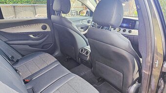 Mercedes-Benz E trieda Kombi 300 T d Avantgarde 4Matic 7-m - 15