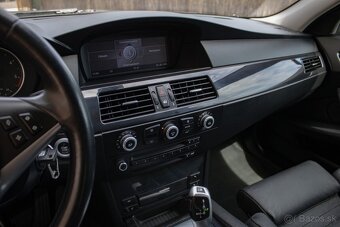 BMW Rad 5 Touring 530d A/T Top stav /aj na splátky/ - 15