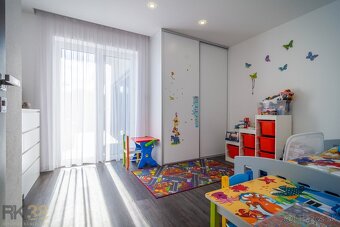 Exkluzívny rodinný dom s krásnym pozemkom pod Tatrami - 15